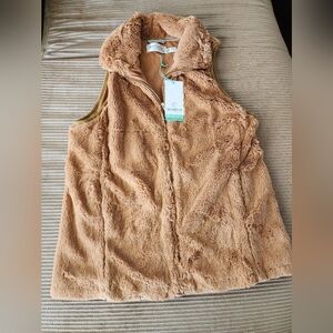 Aventura Tierra Vest